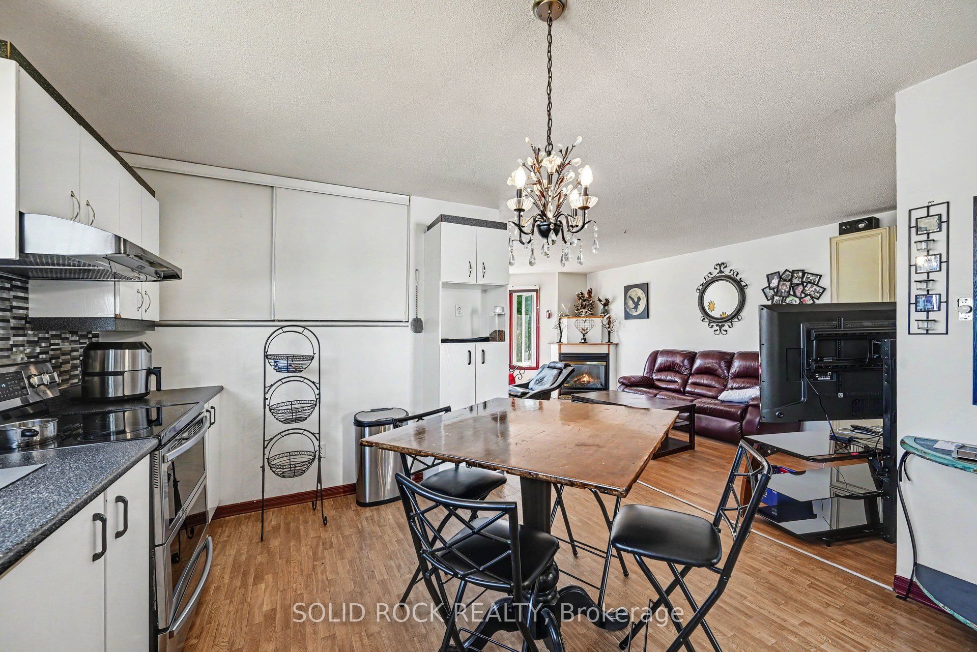 530 Mario Street Property Photo 6