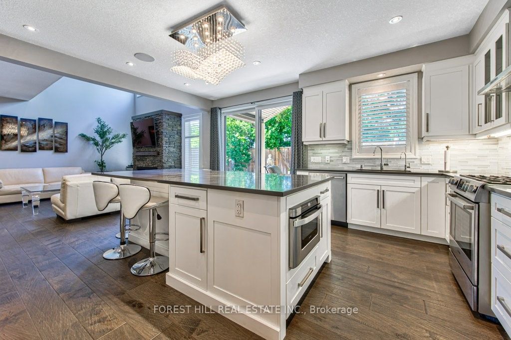 158 Eaglecrest Street Property Photo 19