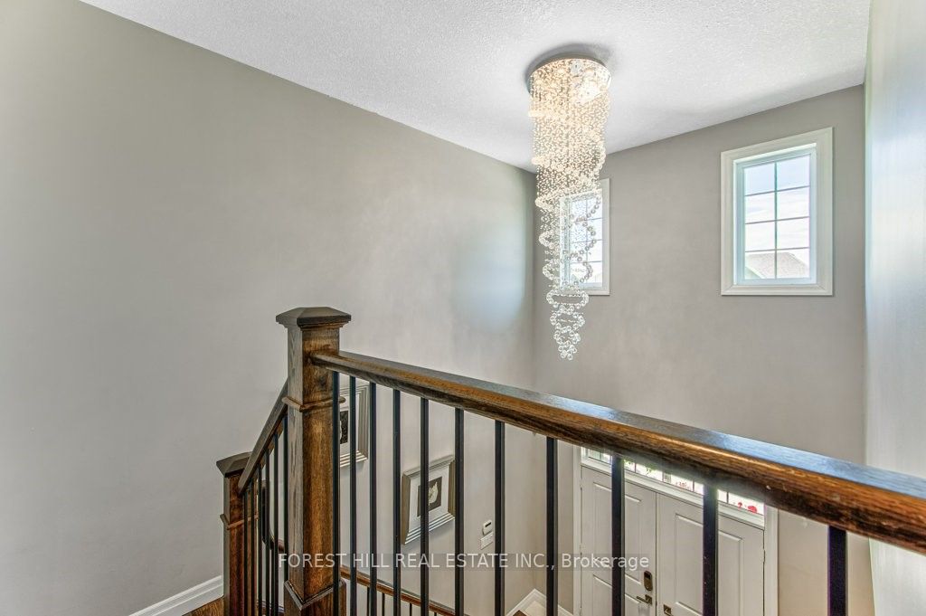 158 Eaglecrest Street Property Photo 21