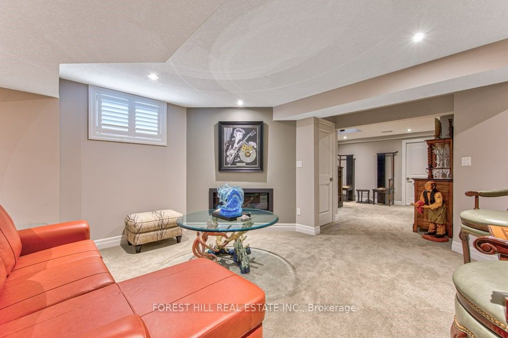 158 Eaglecrest Street Property Photo 37