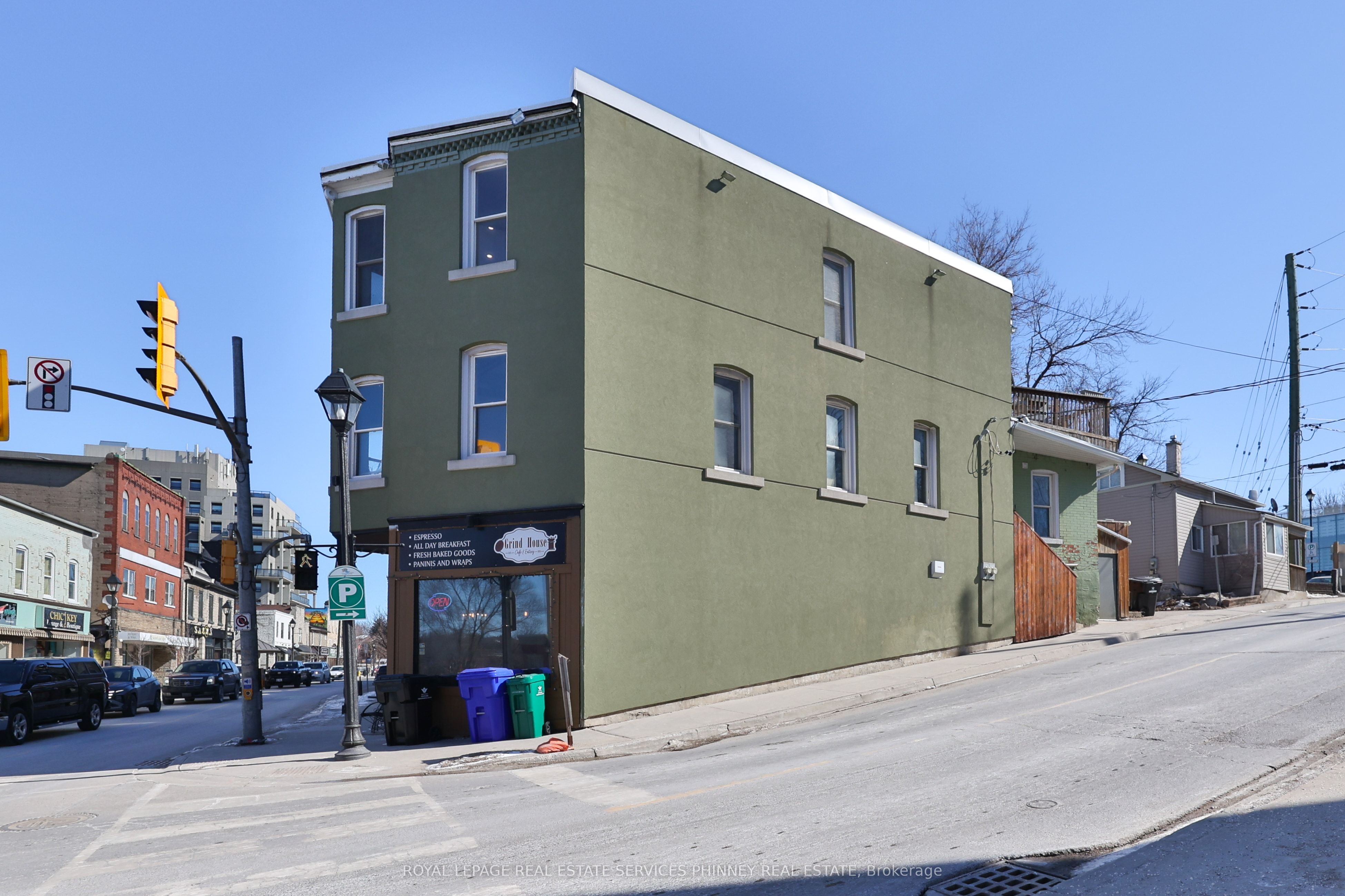 2 Queen Street E Property Photo 31