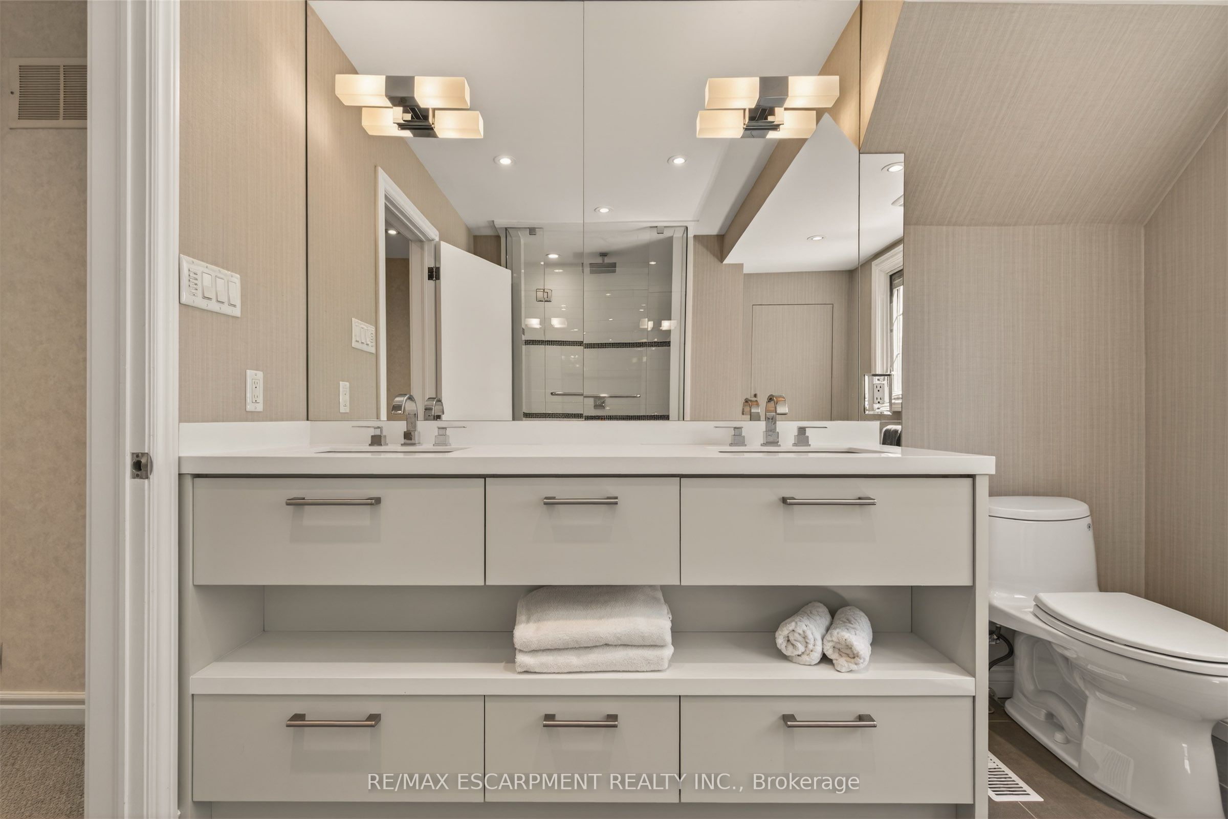 23 Lantern Lane Property Photo 23