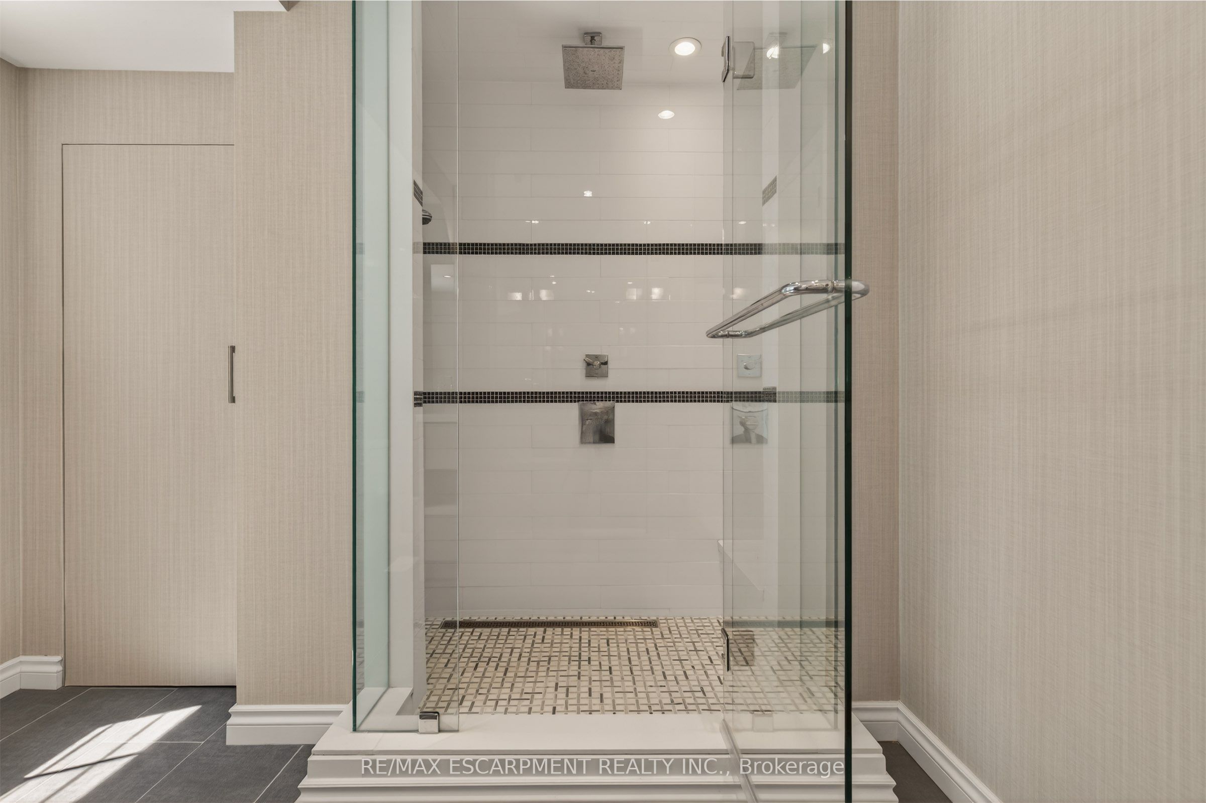 23 Lantern Lane Property Photo 24
