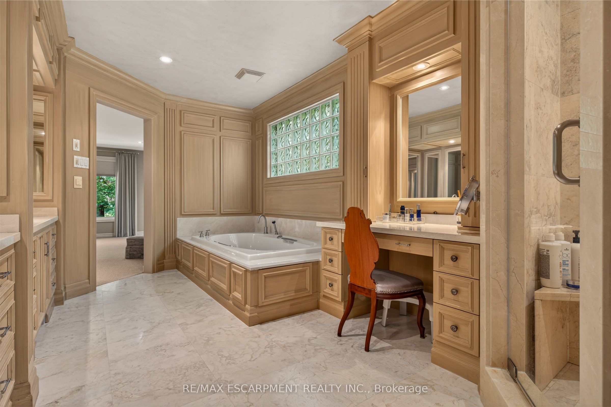 23 Lantern Lane Property Photo 36
