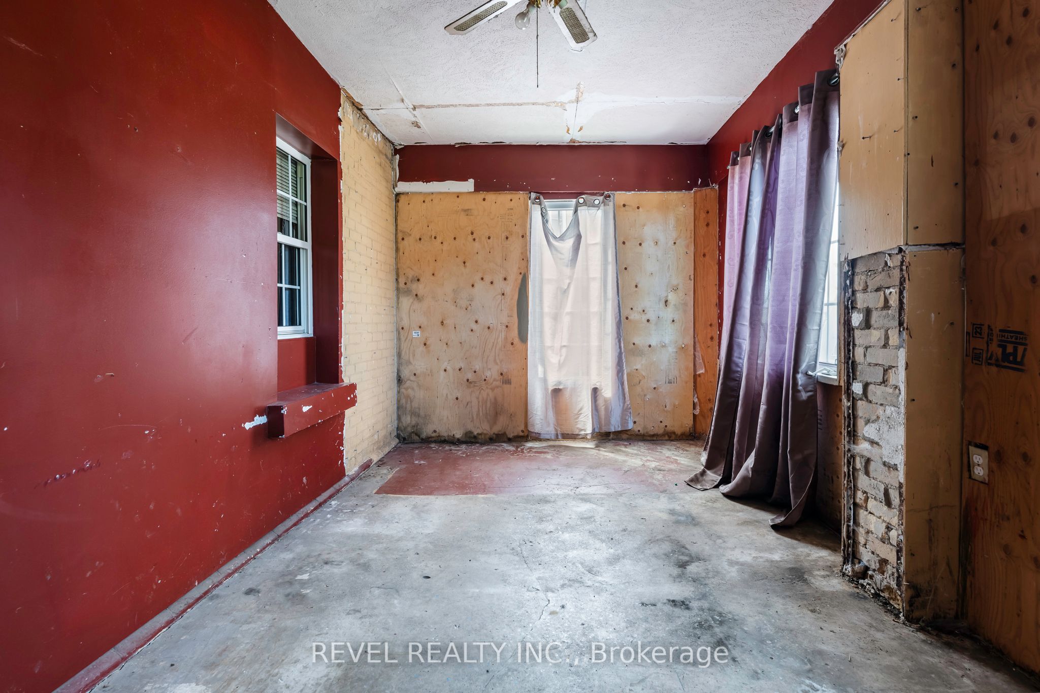 279 1st Avenue S Property Photo 6