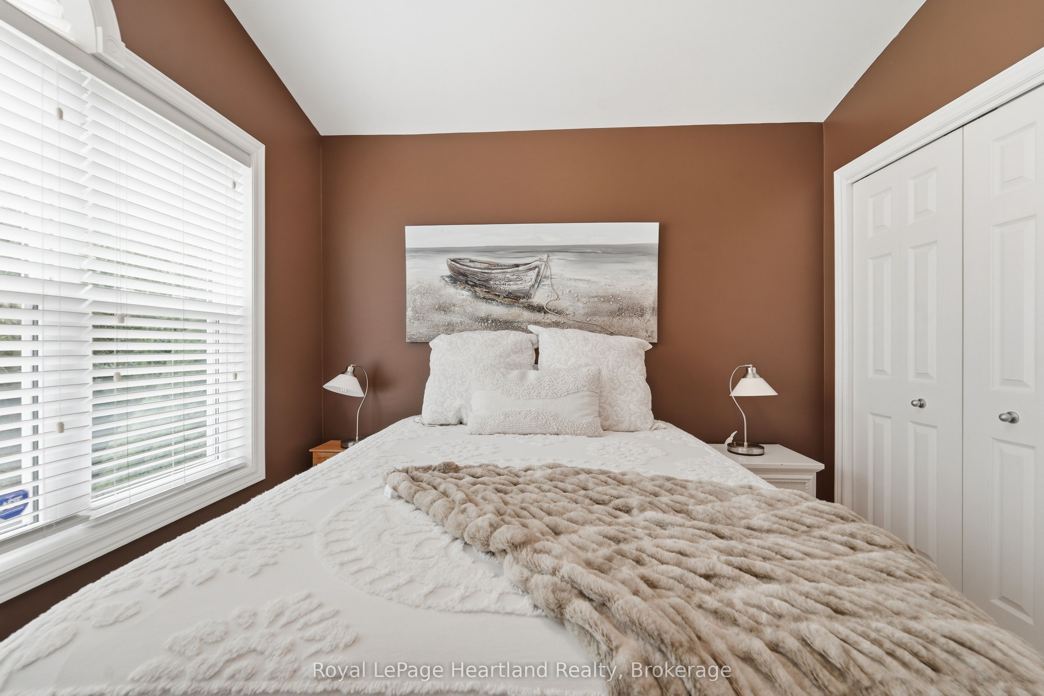 35095 Old River Road N Property Photo 13