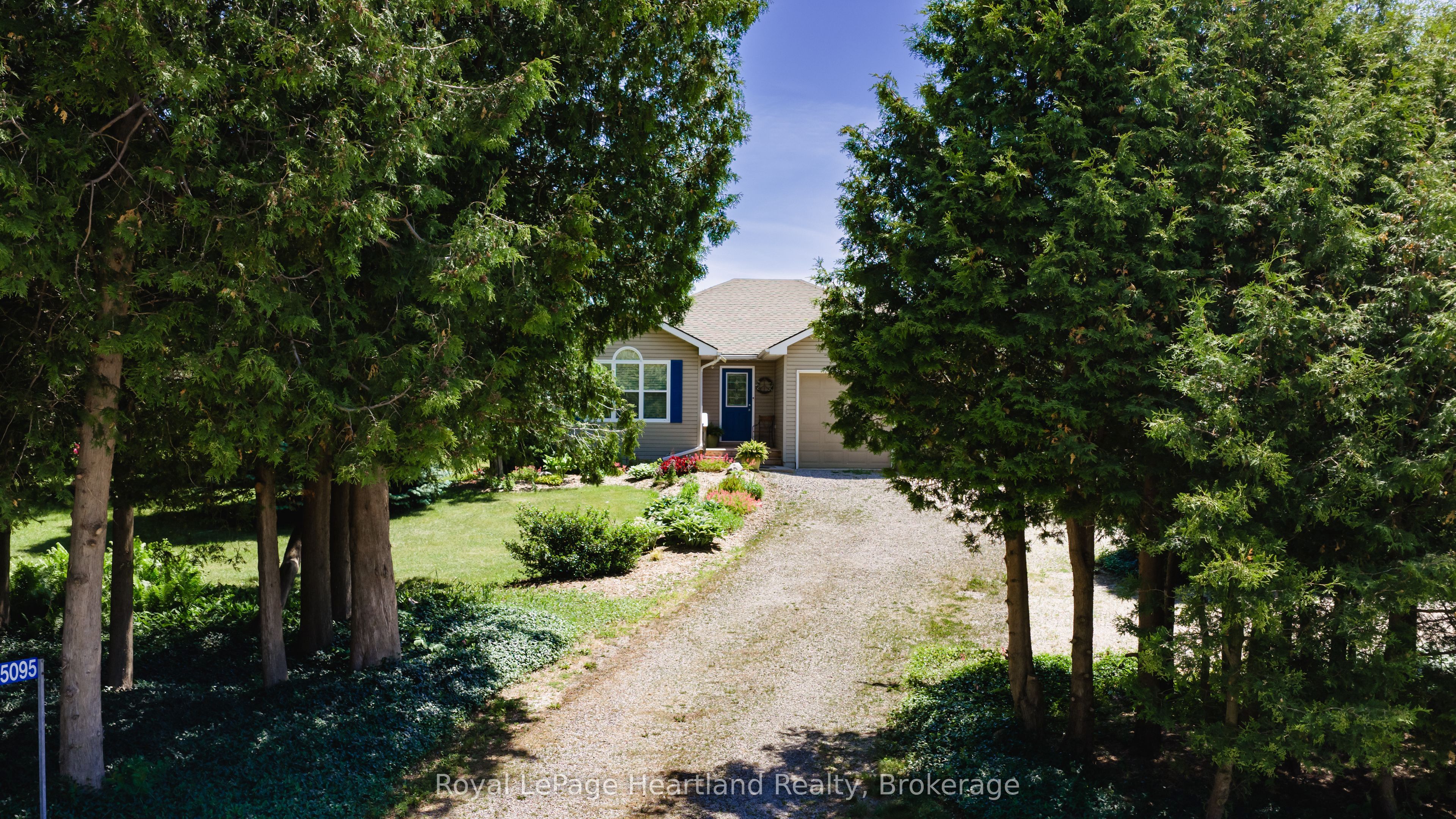 35095 Old River Road N Property Photo 46