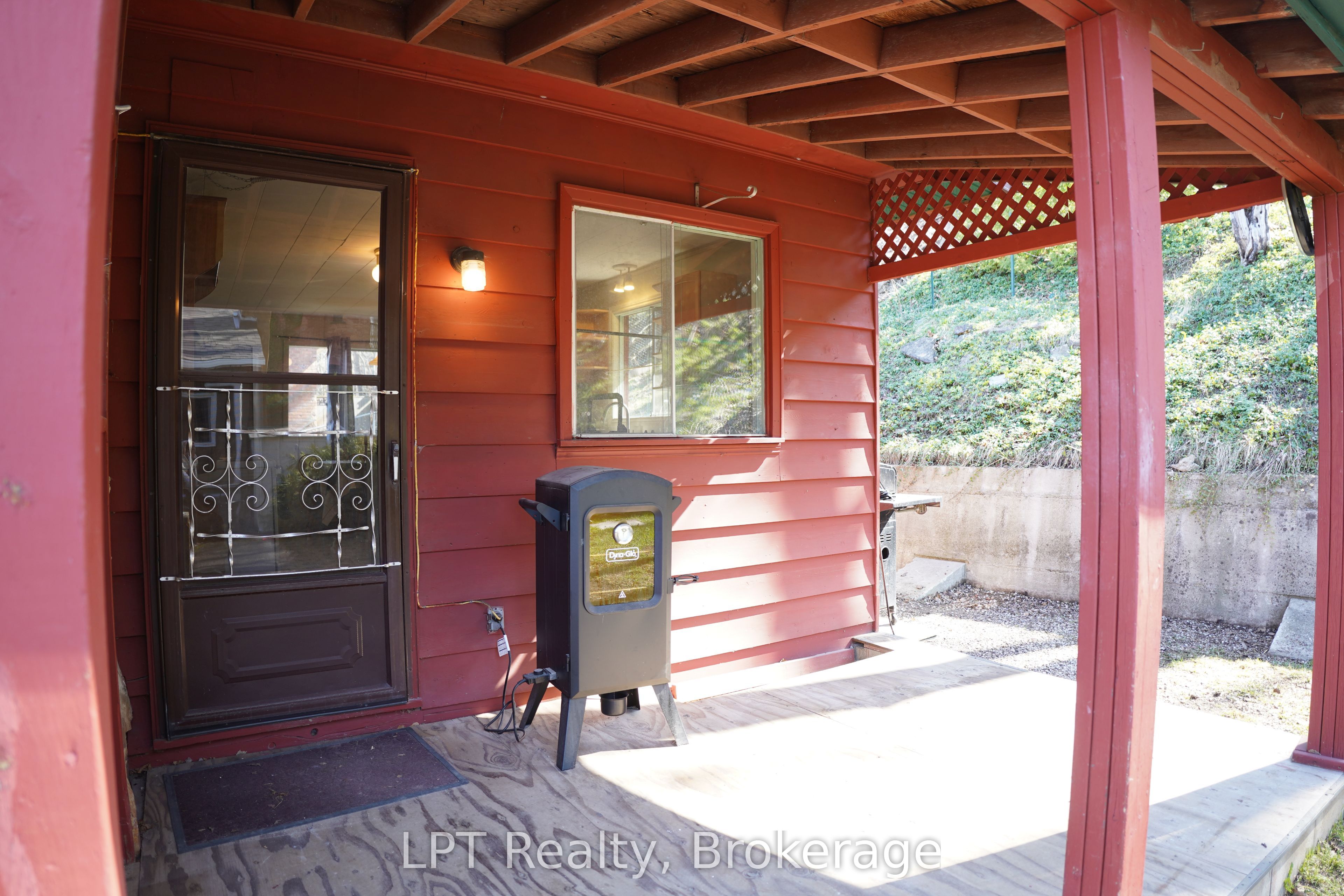1671 4th Avenue E Property Photo 8
