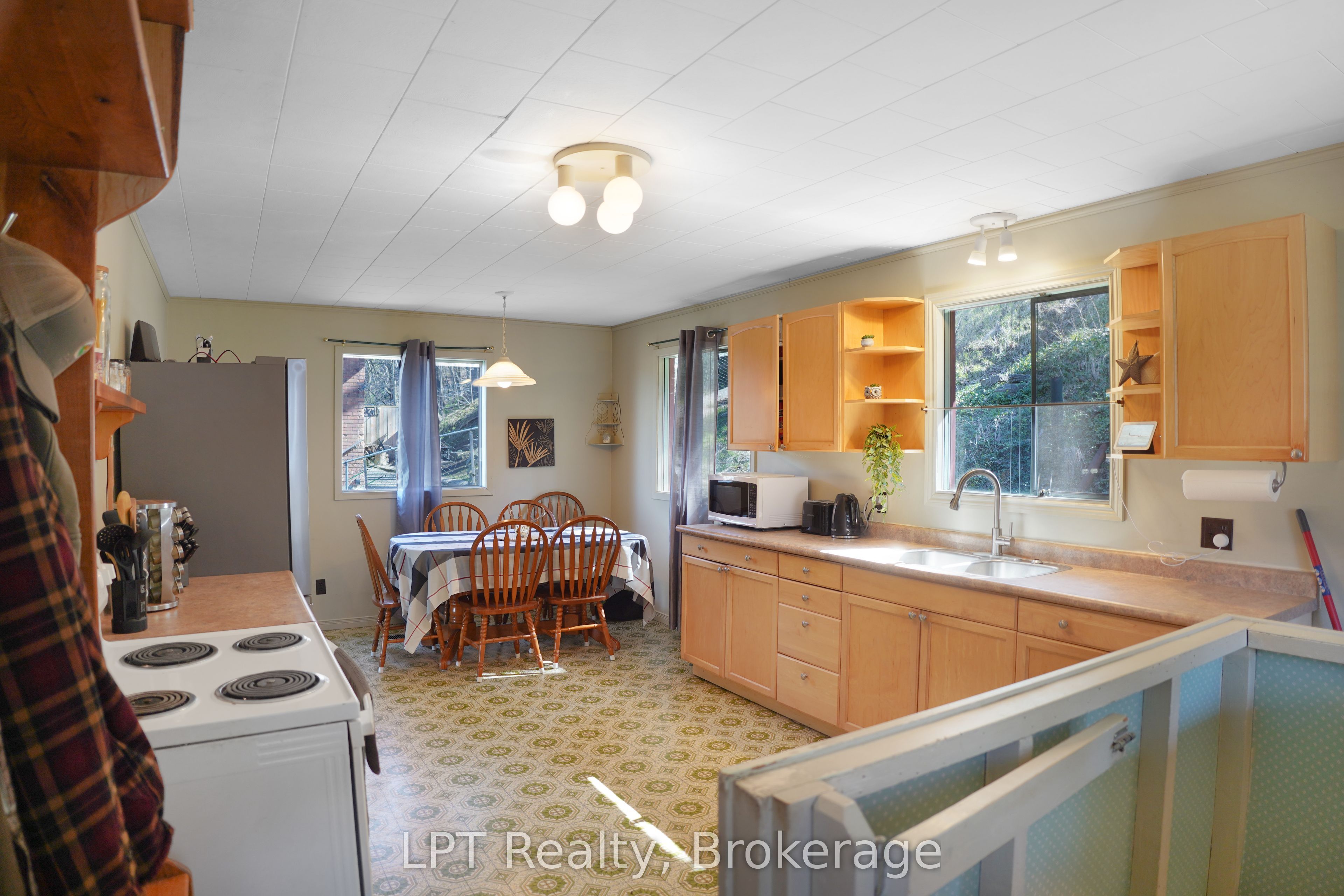 1671 4th Avenue E Property Photo 12