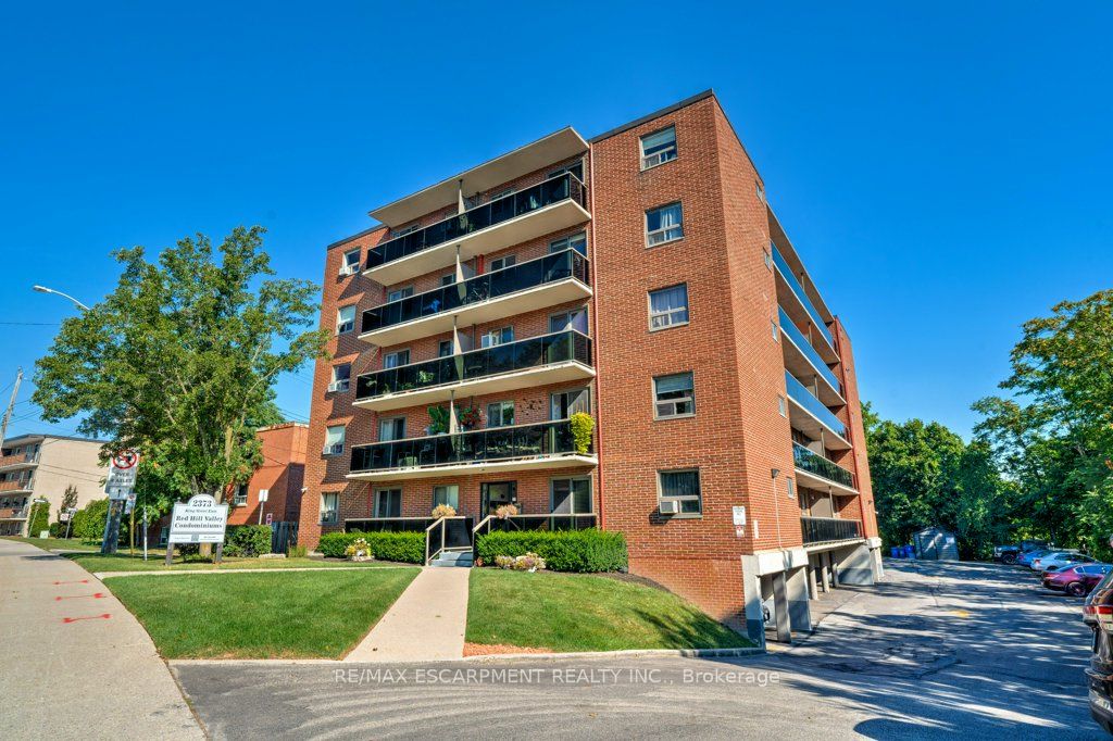 2373 King Street E 17 Property Photo 1