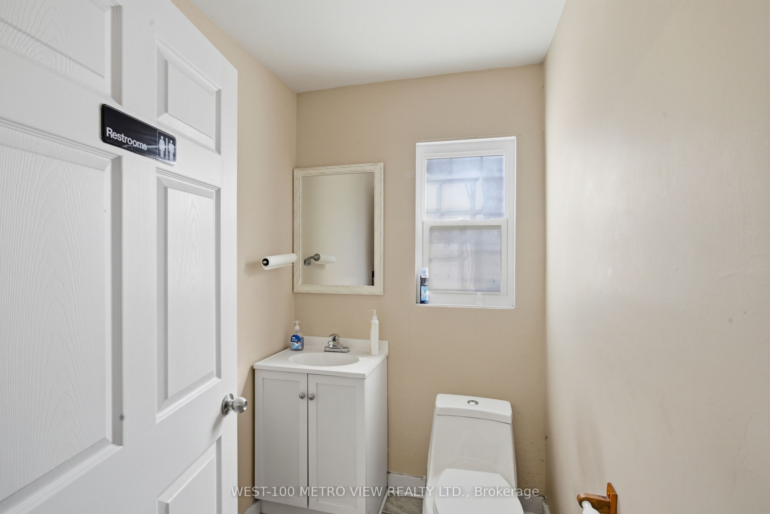 597 Barton Street E Property Photo 8
