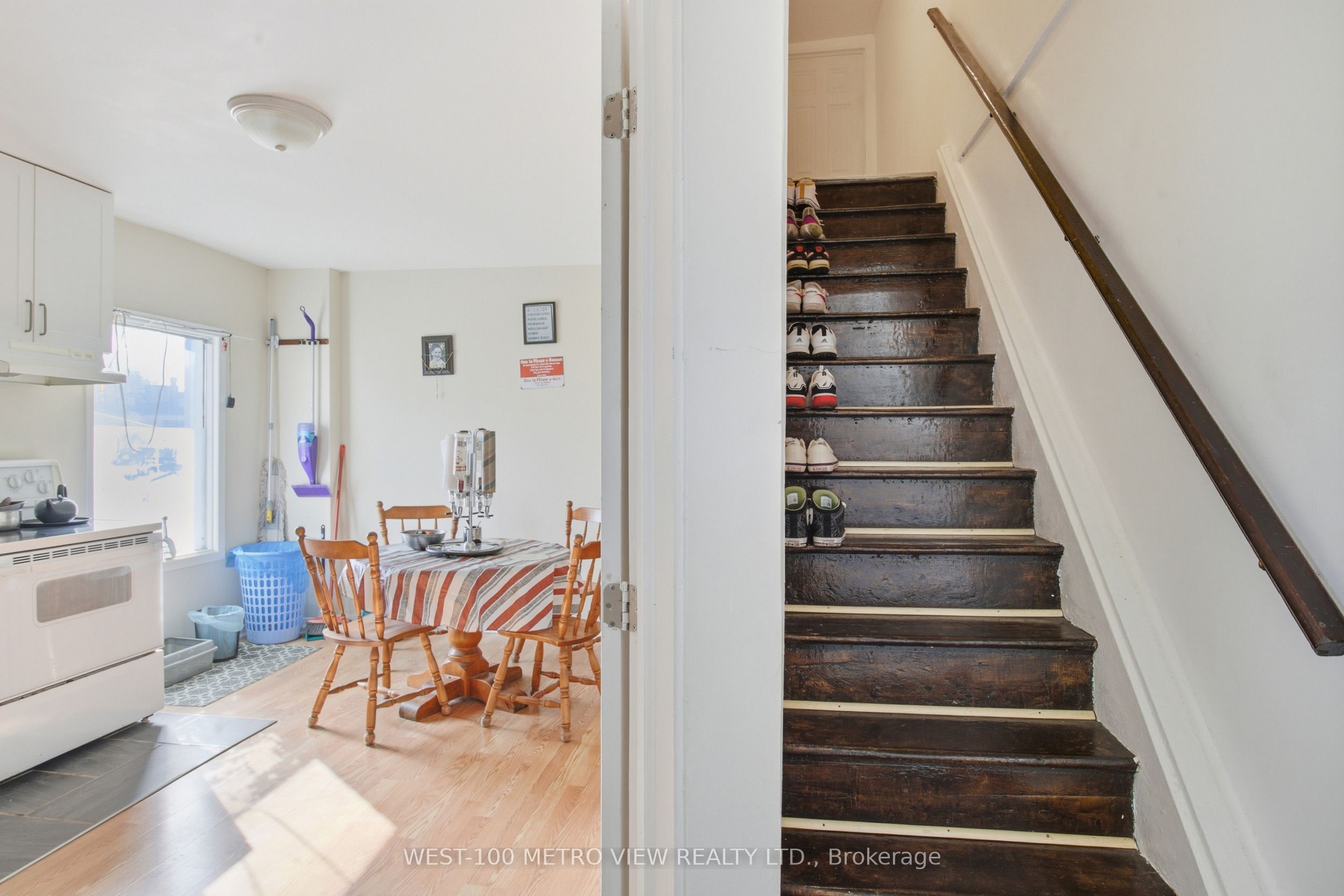 597 Barton Street E Property Photo 10