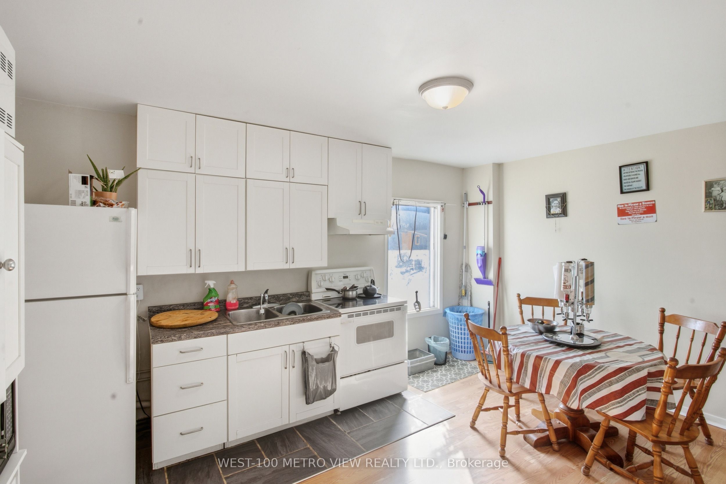 597 Barton Street E Property Photo 11