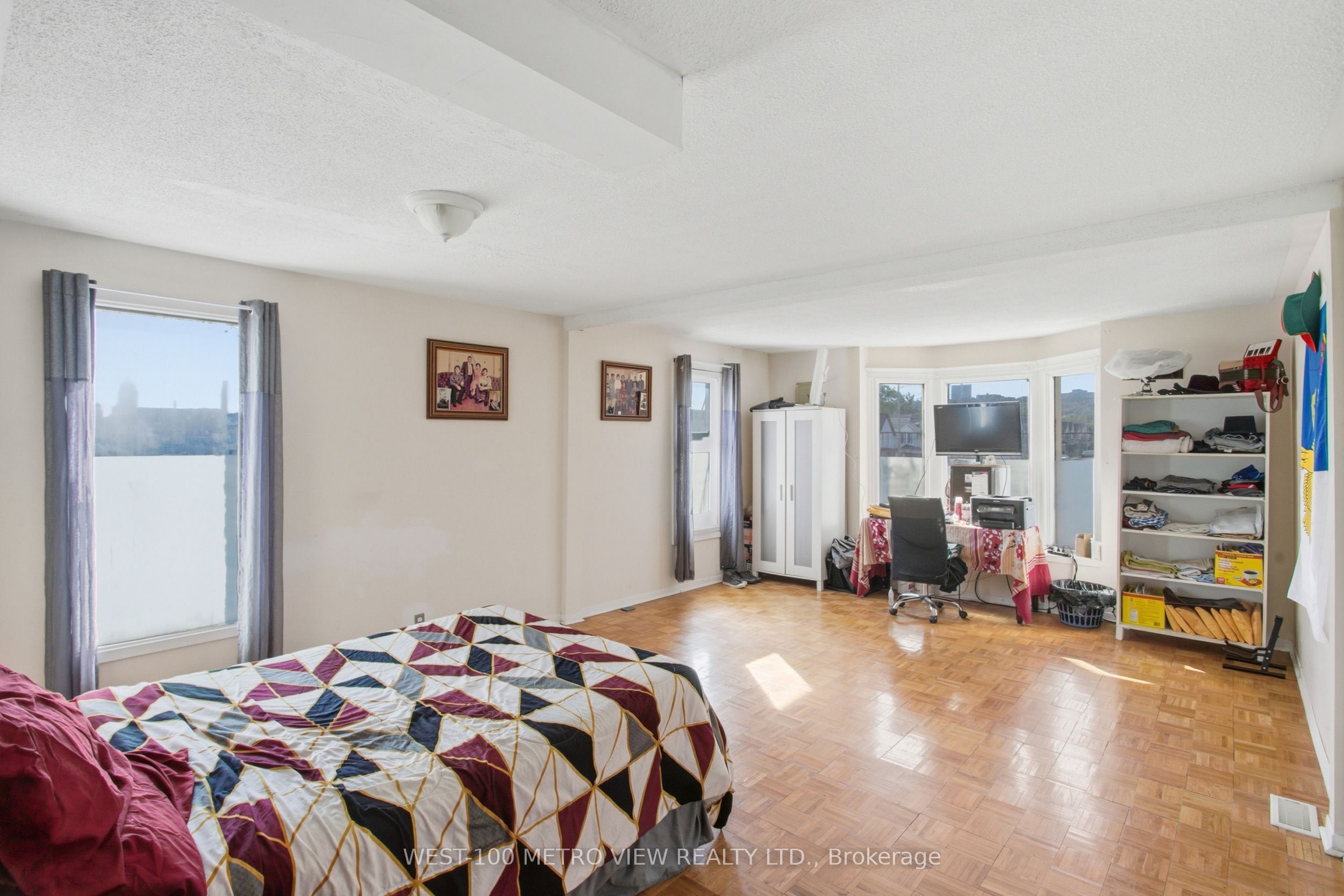 597 Barton Street E Property Photo 13