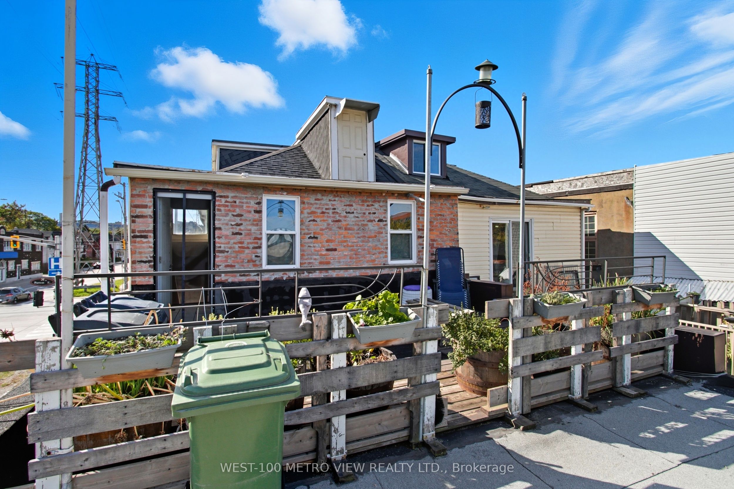 597 Barton Street E Property Photo 16