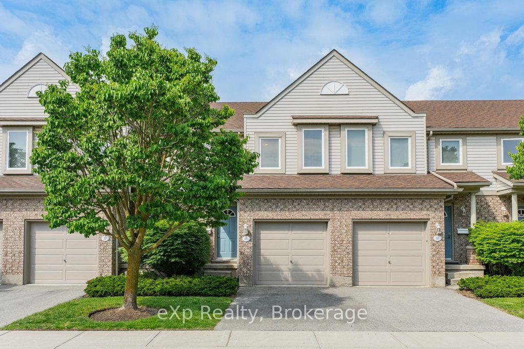 35 Roehampton Crescent Property Photo 1
