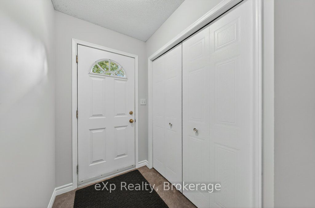 35 Roehampton Crescent Property Photo 4