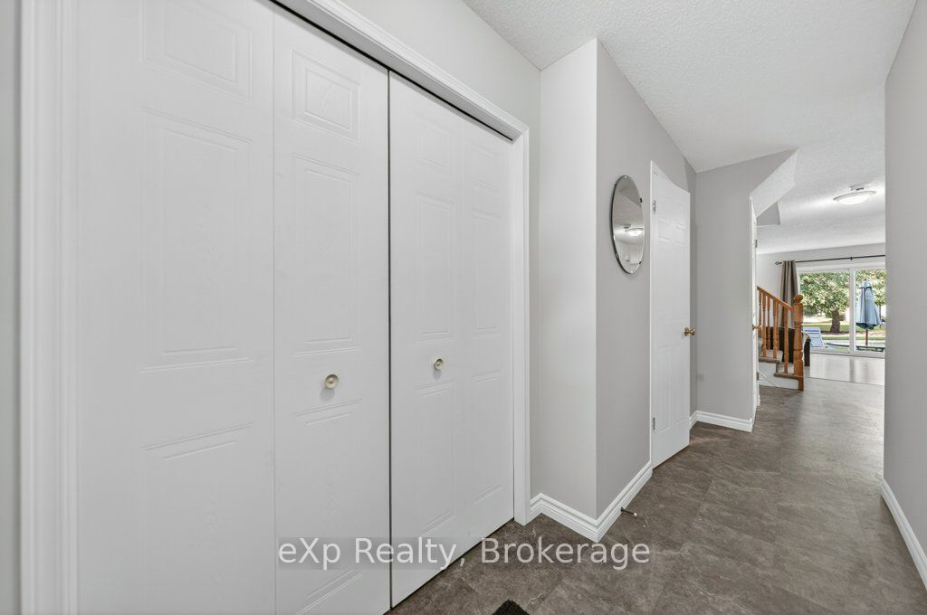35 Roehampton Crescent Property Photo 7