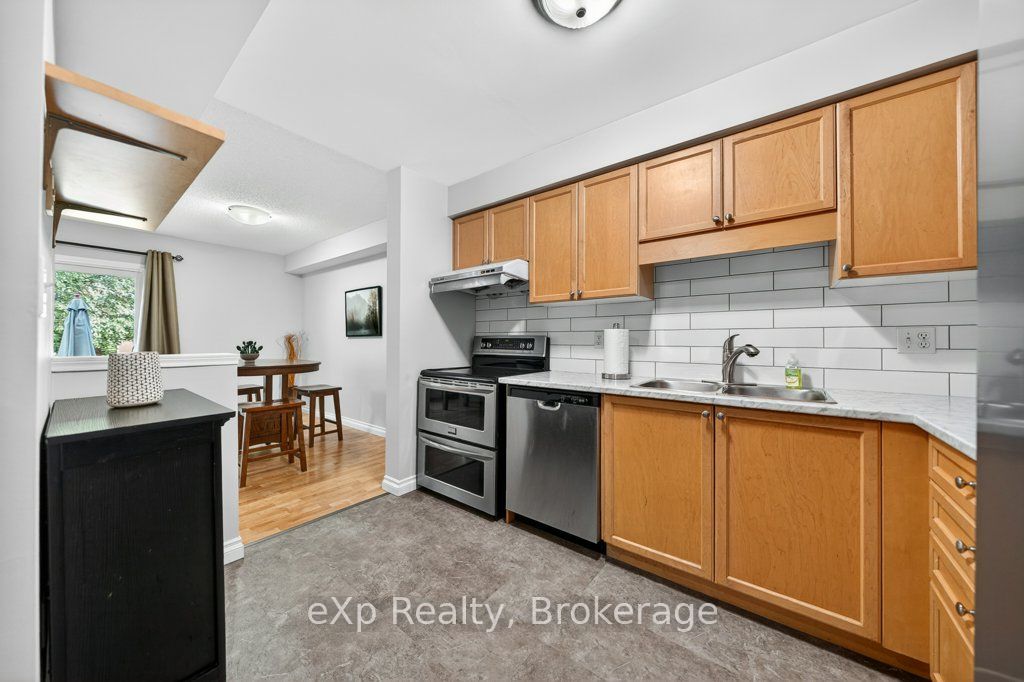 35 Roehampton Crescent Property Photo 10