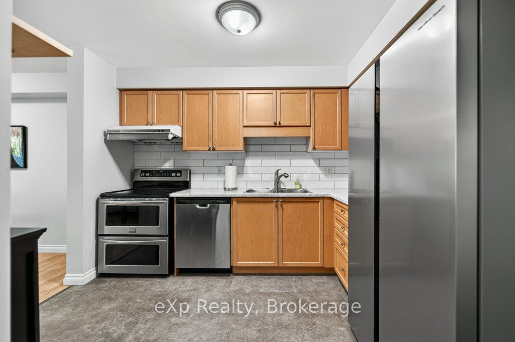 35 Roehampton Crescent Property Photo 11