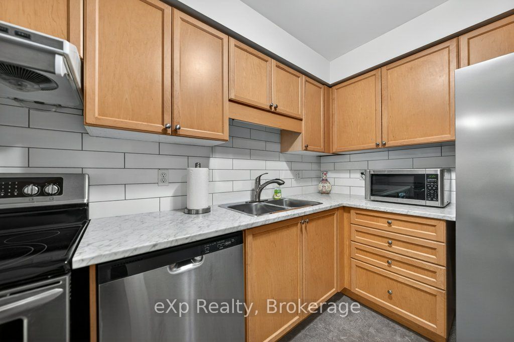 35 Roehampton Crescent Property Photo 15
