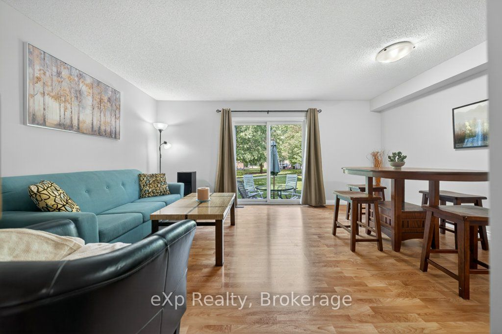 35 Roehampton Crescent Property Photo 16