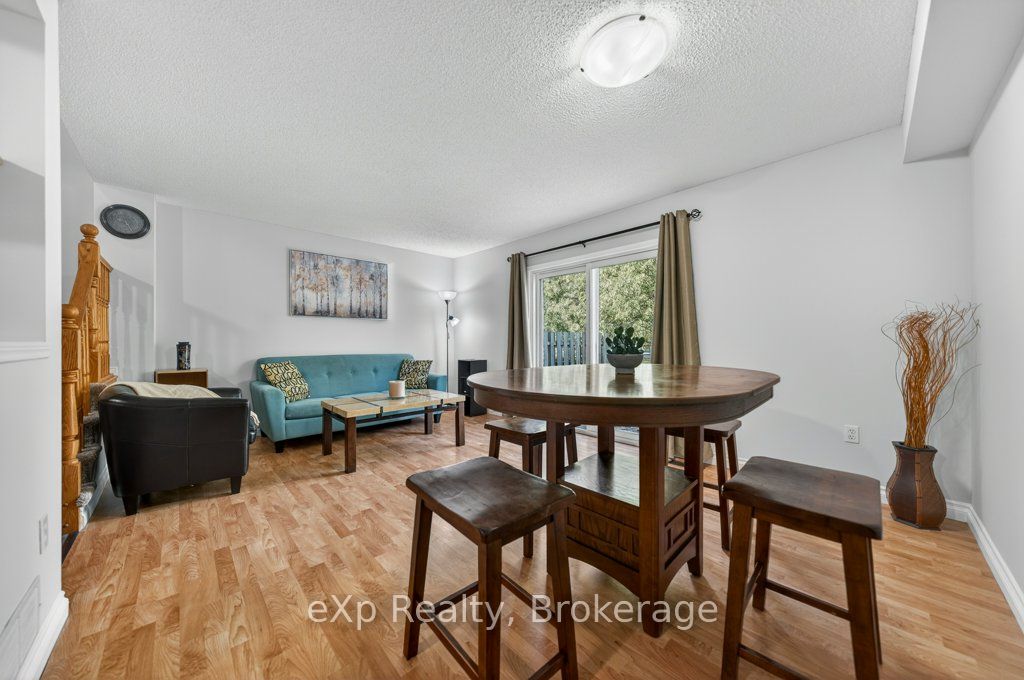 35 Roehampton Crescent Property Photo 18