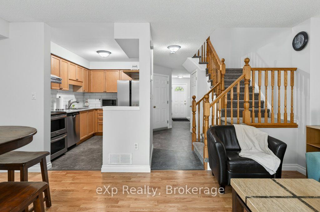 35 Roehampton Crescent Property Photo 22