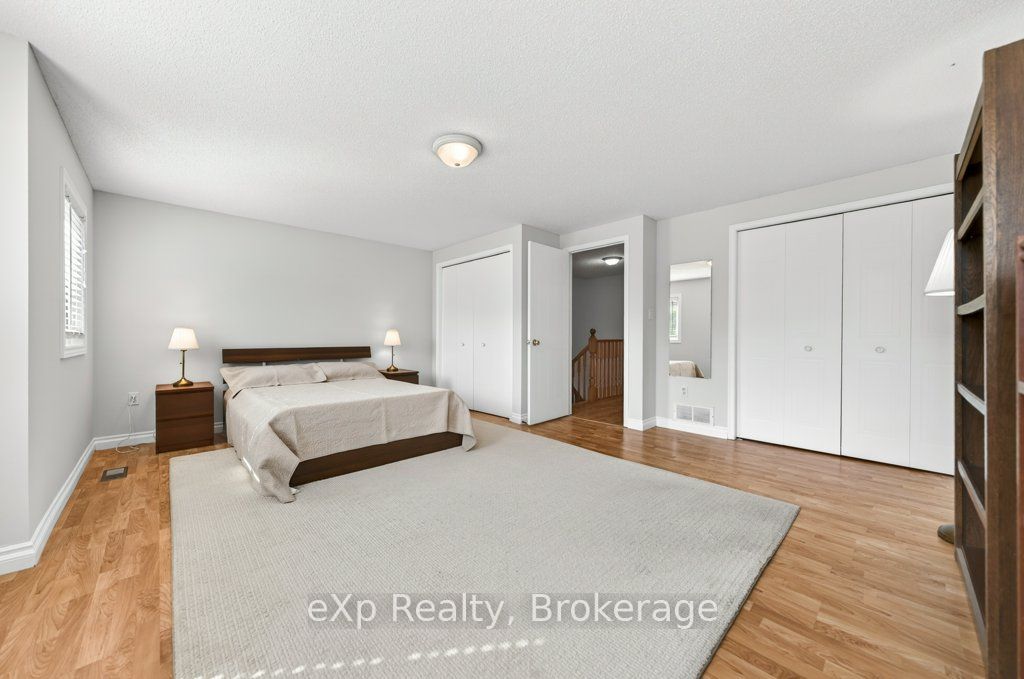 35 Roehampton Crescent Property Photo 25