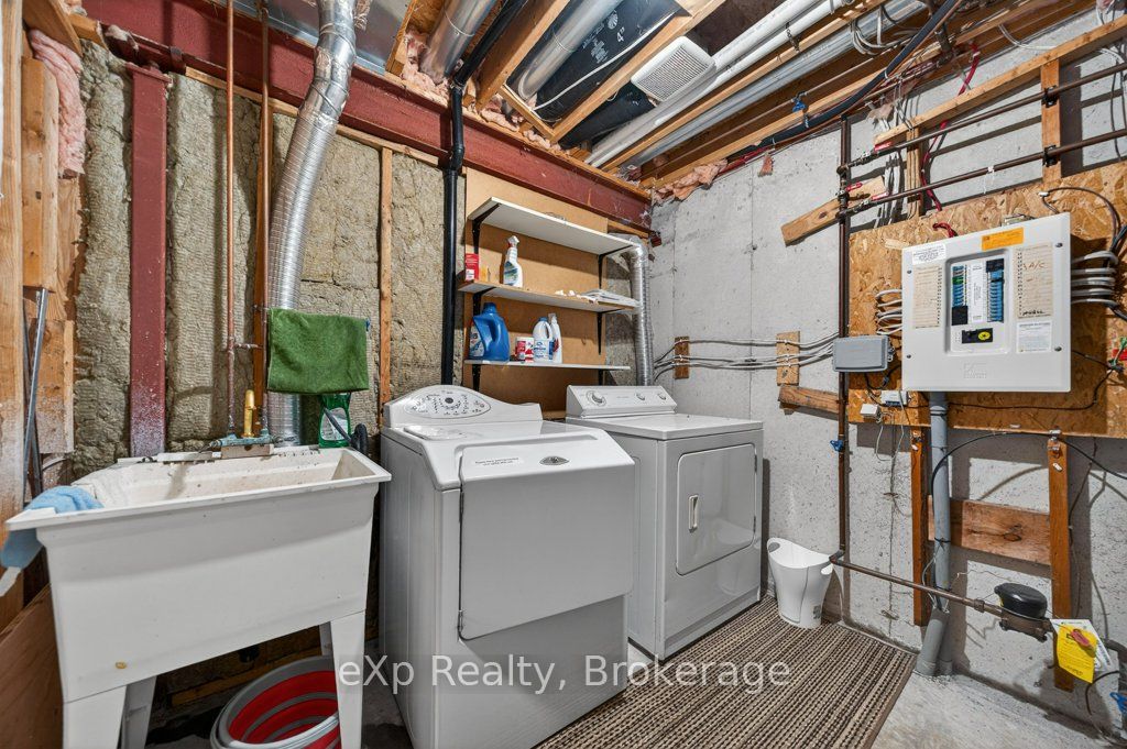35 Roehampton Crescent Property Photo 38