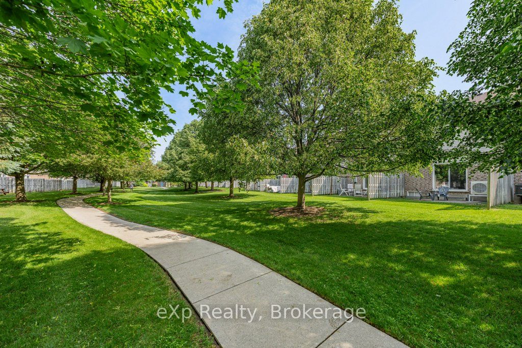 35 Roehampton Crescent Property Photo 41