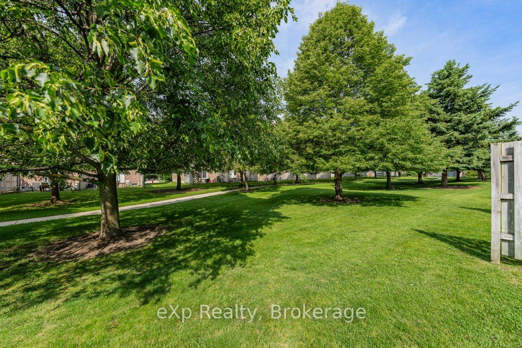 35 Roehampton Crescent Property Photo 46