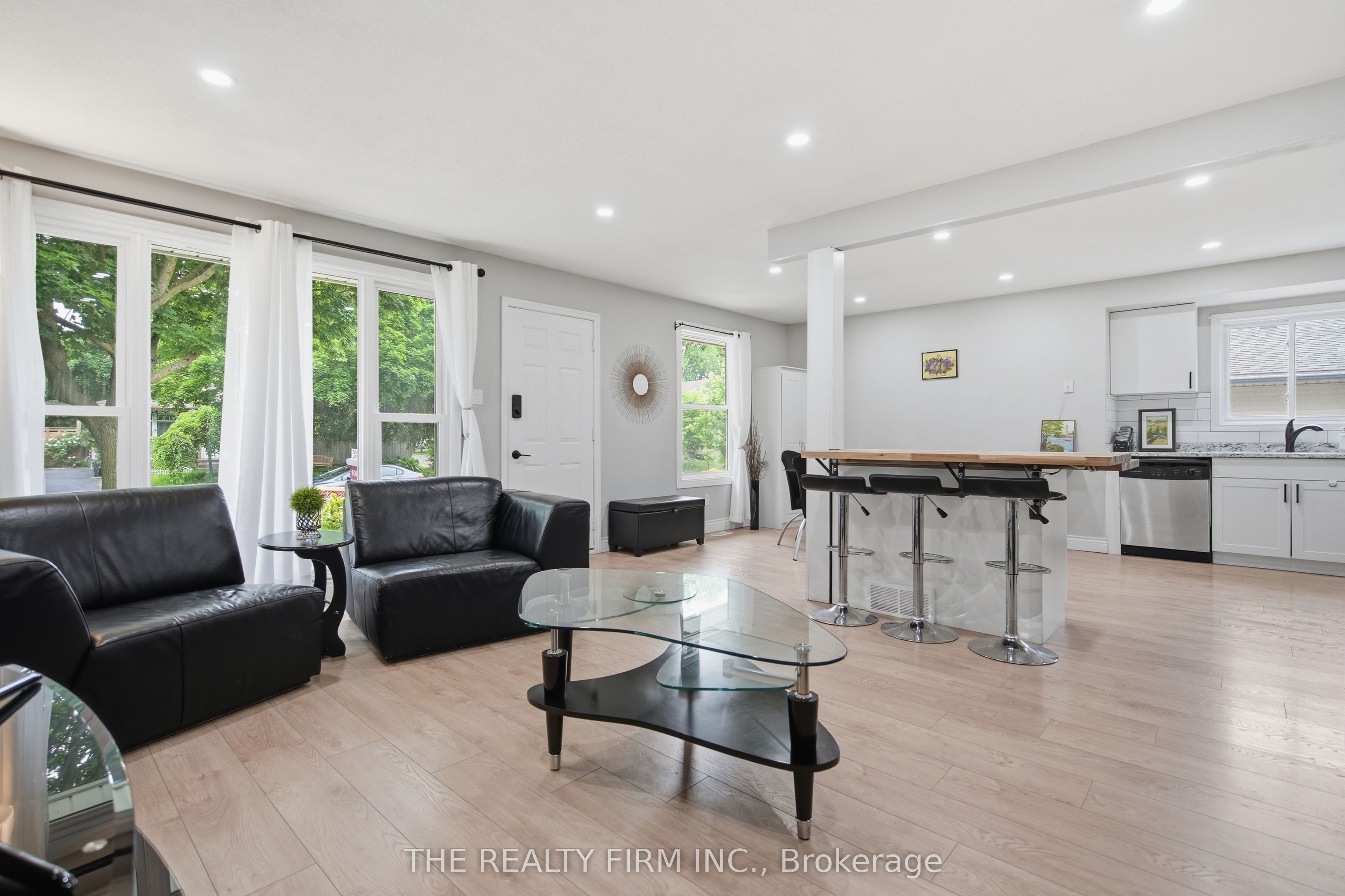 23 Brunswick Avenue Property Photo 6