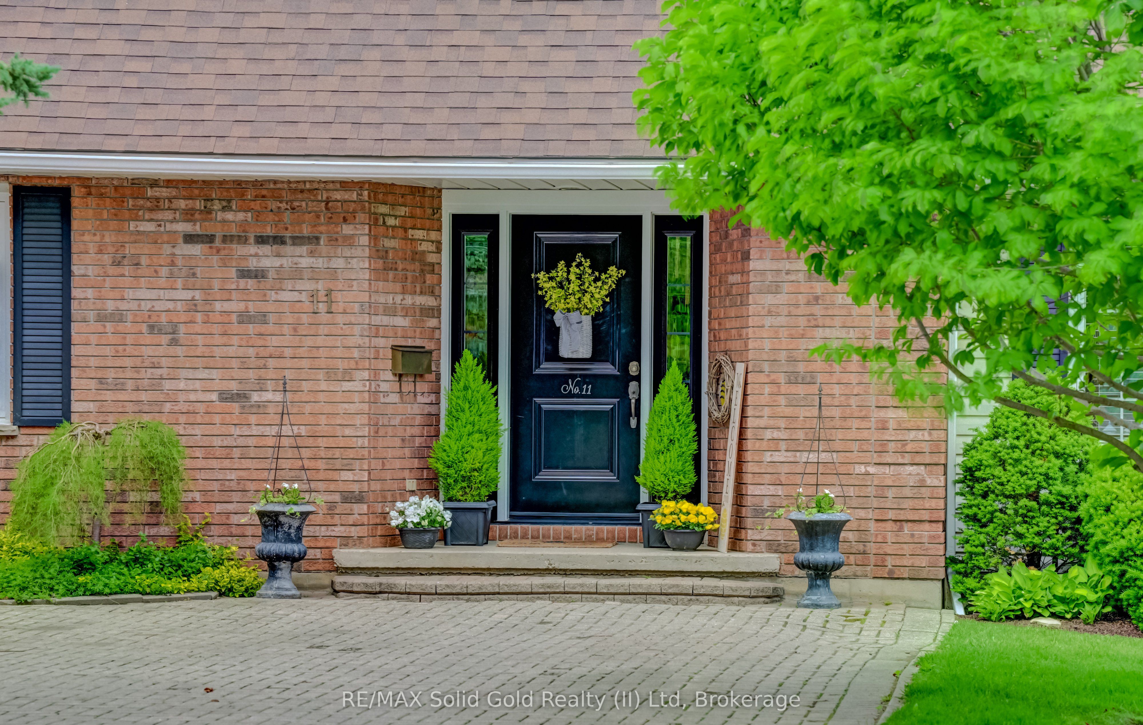 11 Lorraine Drive Property Photo 3