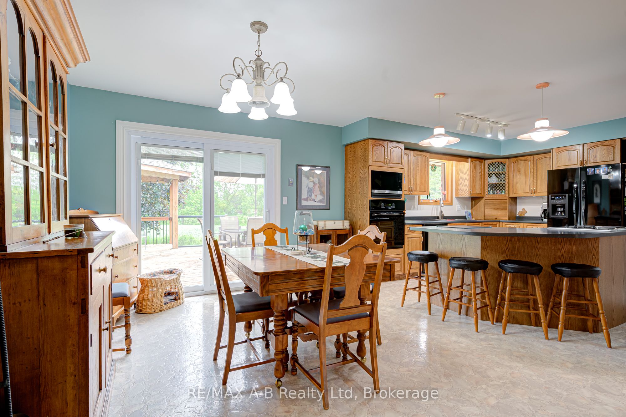 137 Mitchell Court Property Photo 10