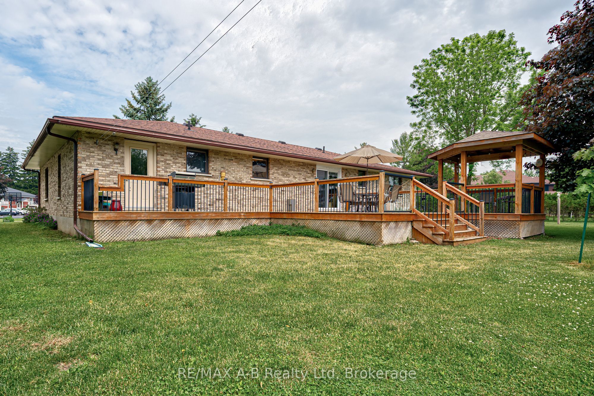 137 Mitchell Court Property Photo 34