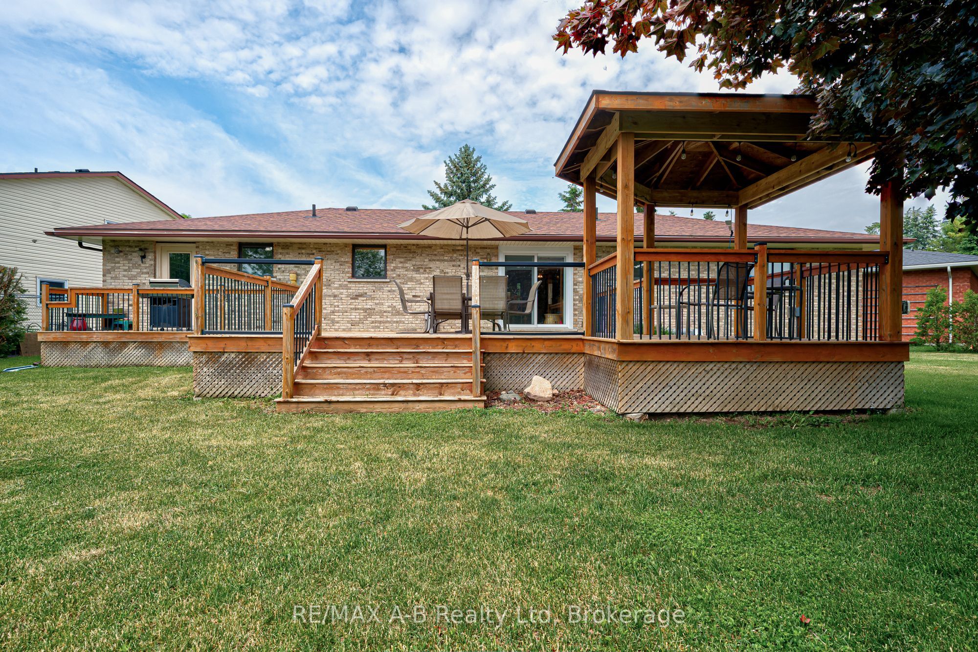 137 Mitchell Court Property Photo 35