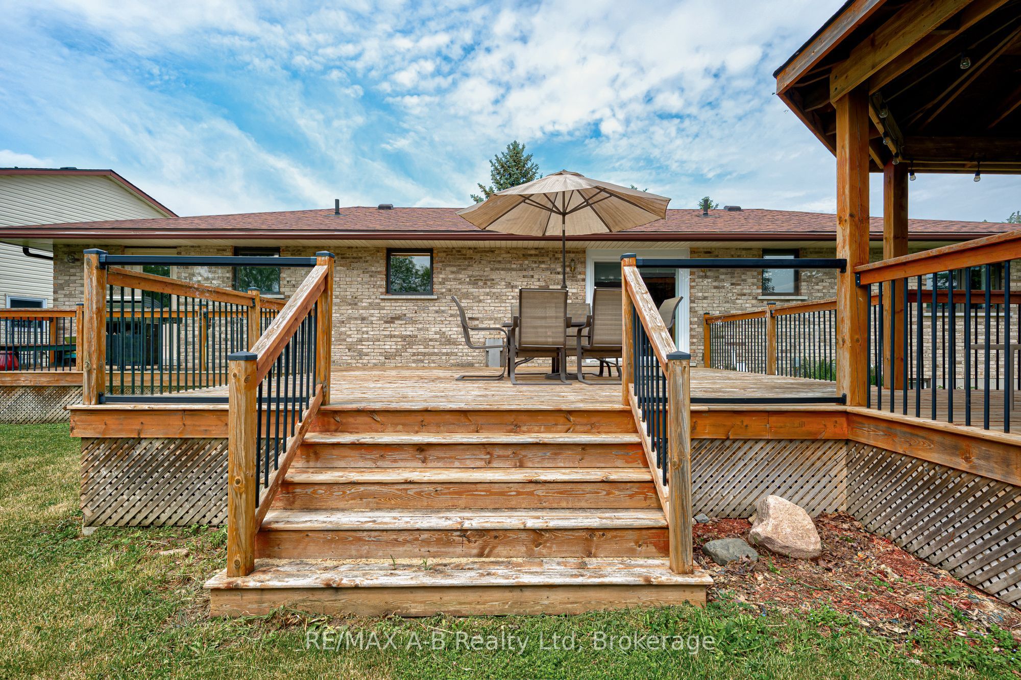 137 Mitchell Court Property Photo 37