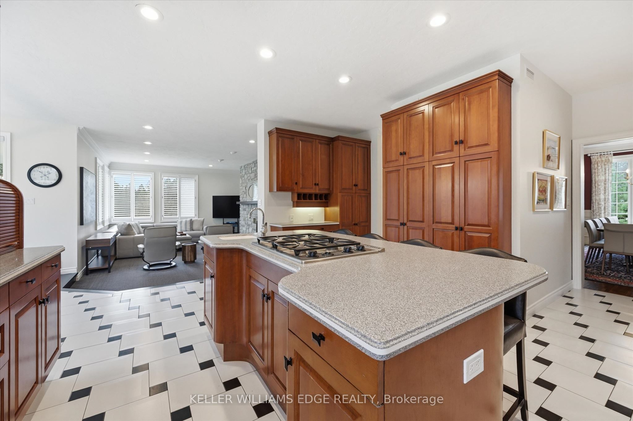 938 Governor's Road Property Photo 11