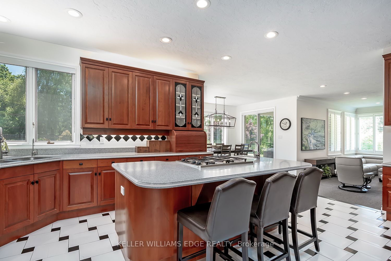 938 Governor's Road Property Photo 12