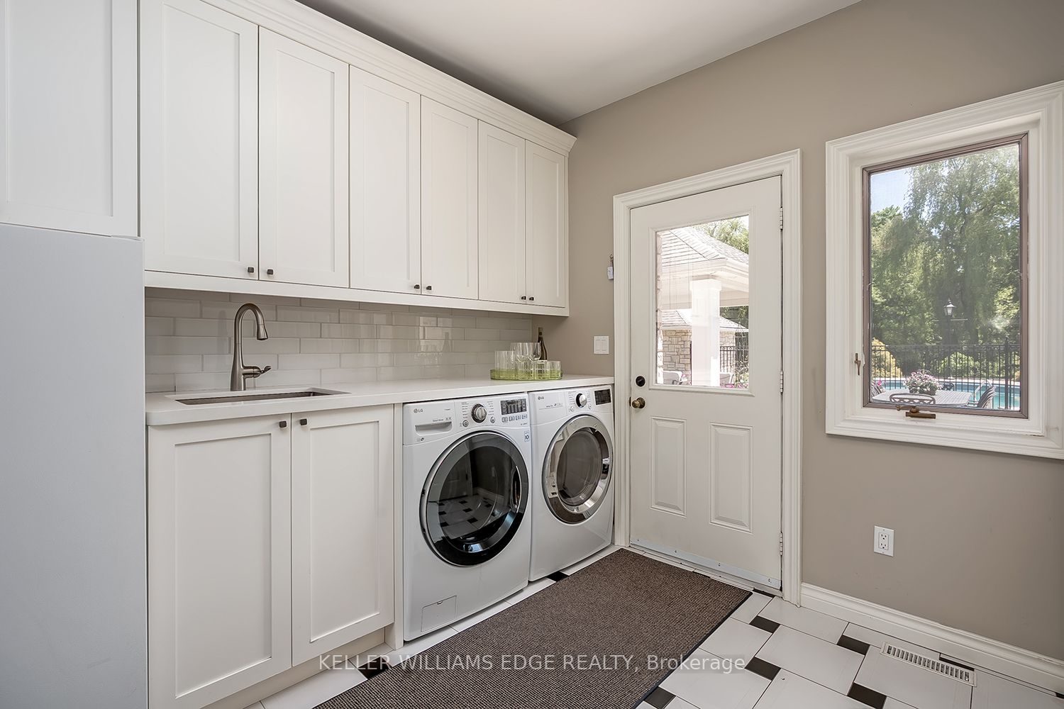 938 Governor's Road Property Photo 26