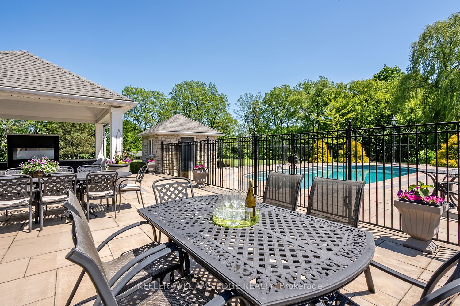 938 Governor's Road Property Photo 32