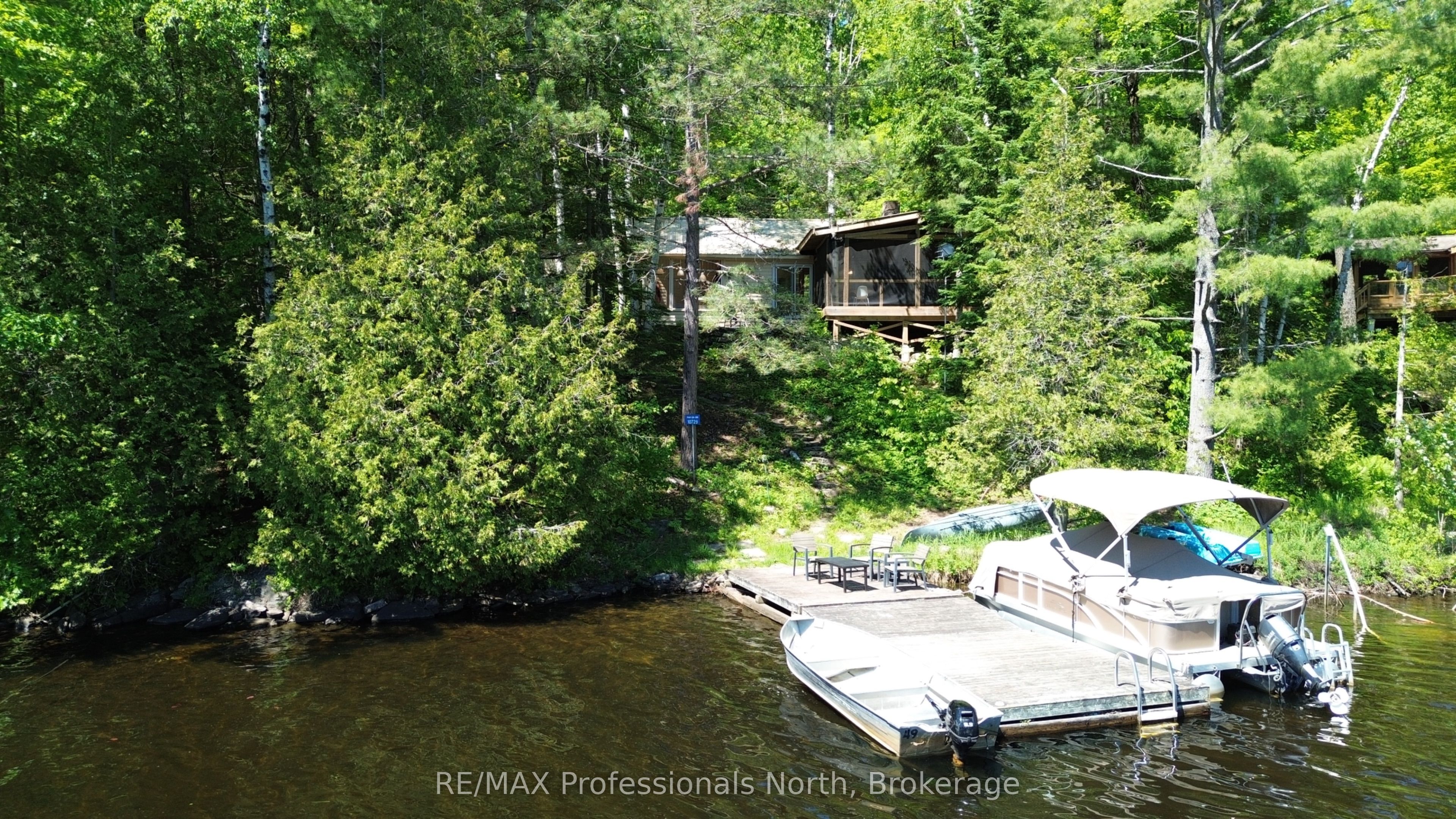 10729 Black Lake Wao Property Photo 1