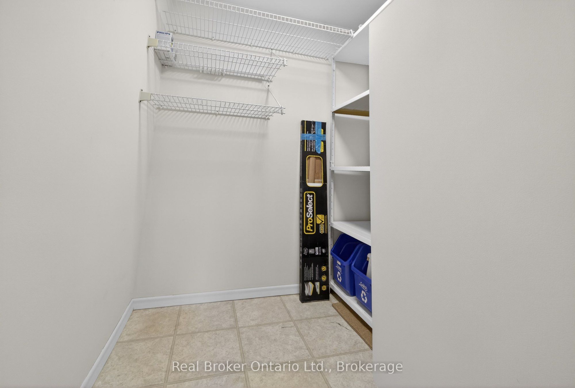 23 Woodlawn Road E 811 Property Photo 37