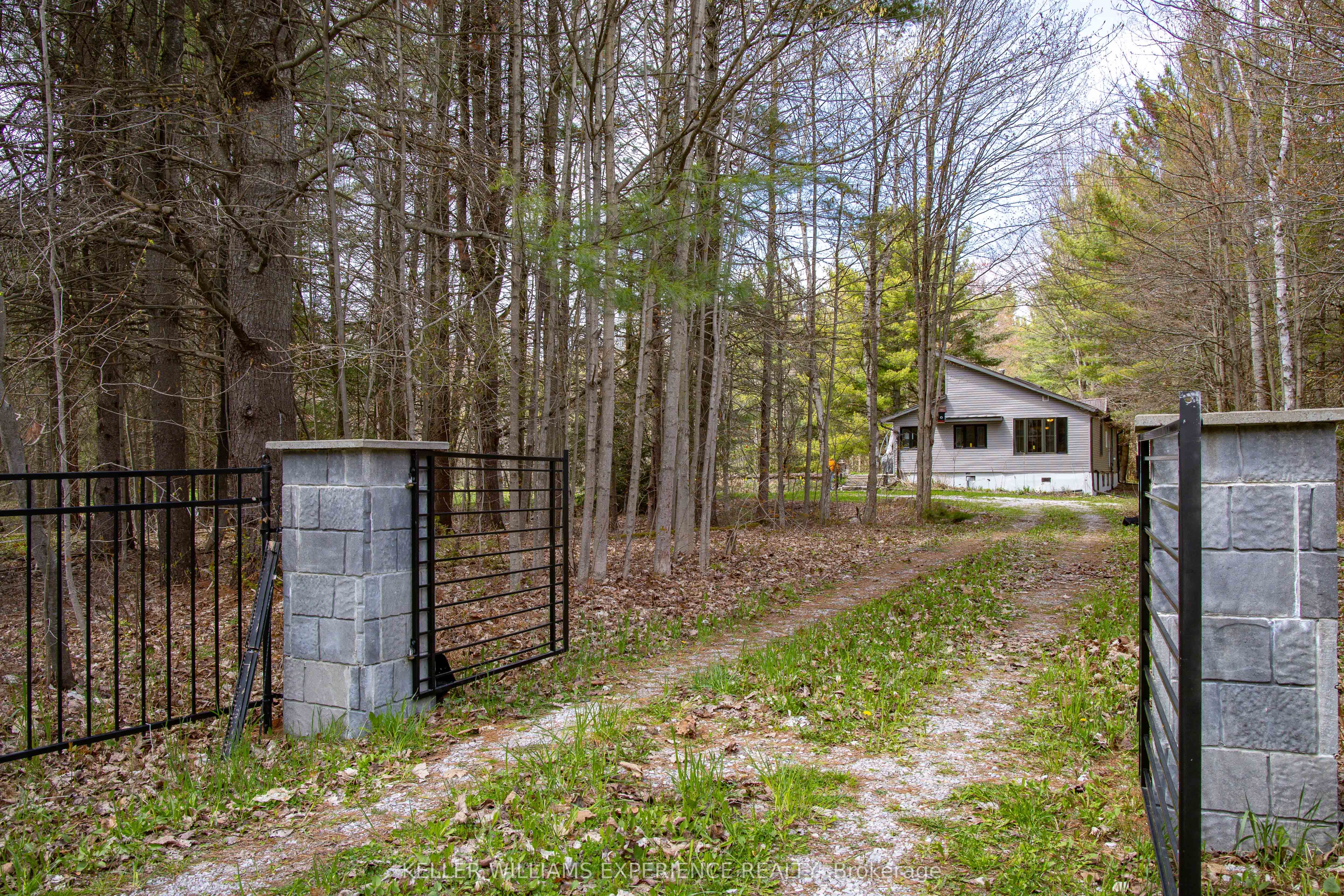 7390 Sadowa Road Property Photo 18