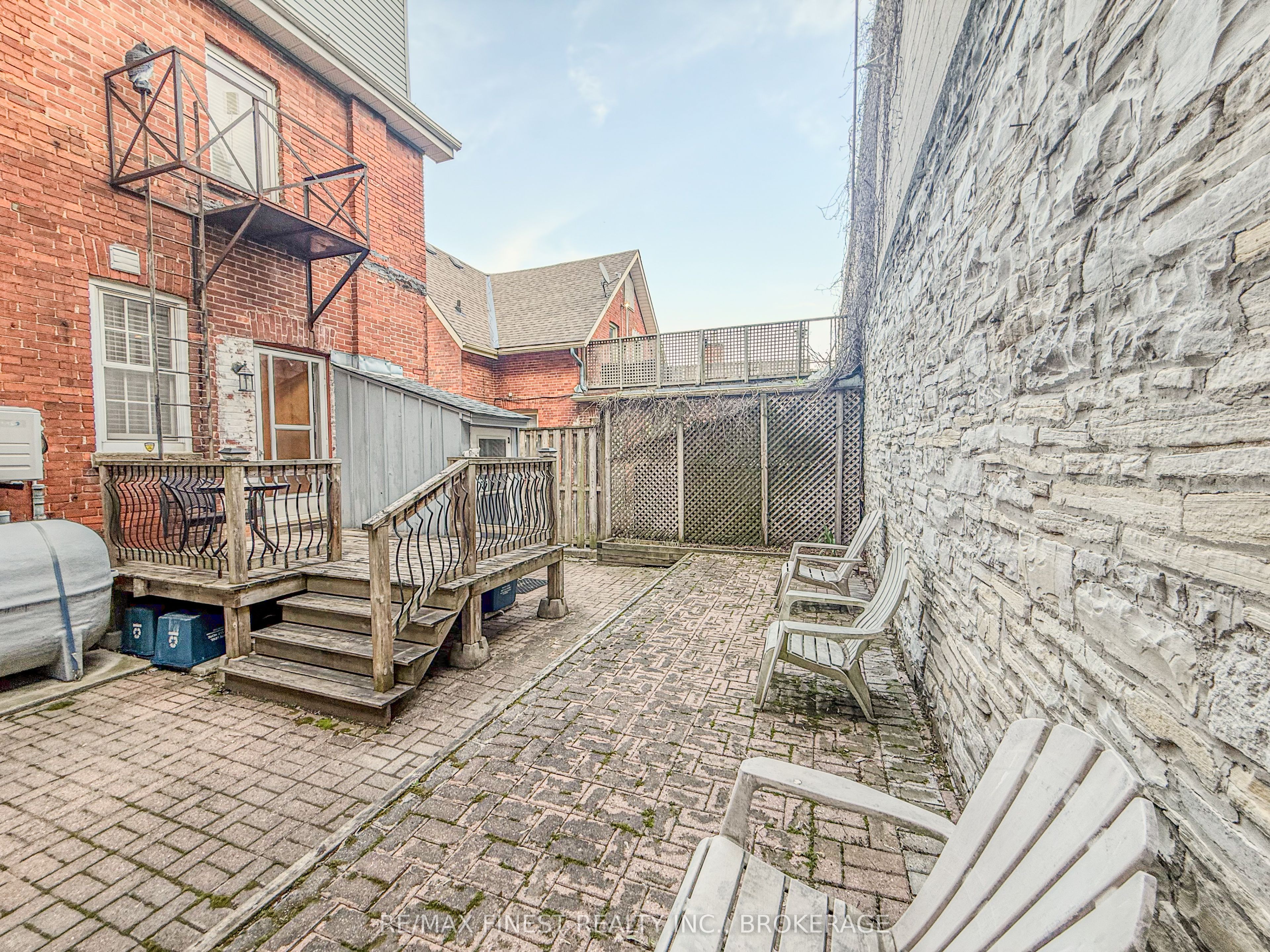 166 Queen Street Property Photo 46