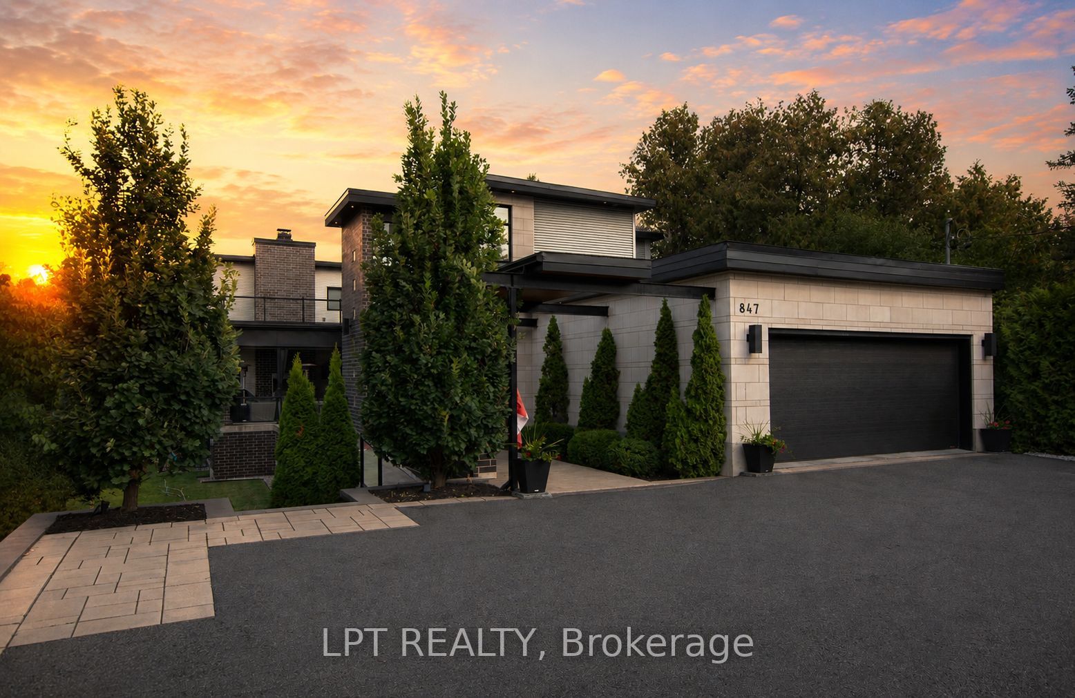 847 Walkley Road Property Photo 1