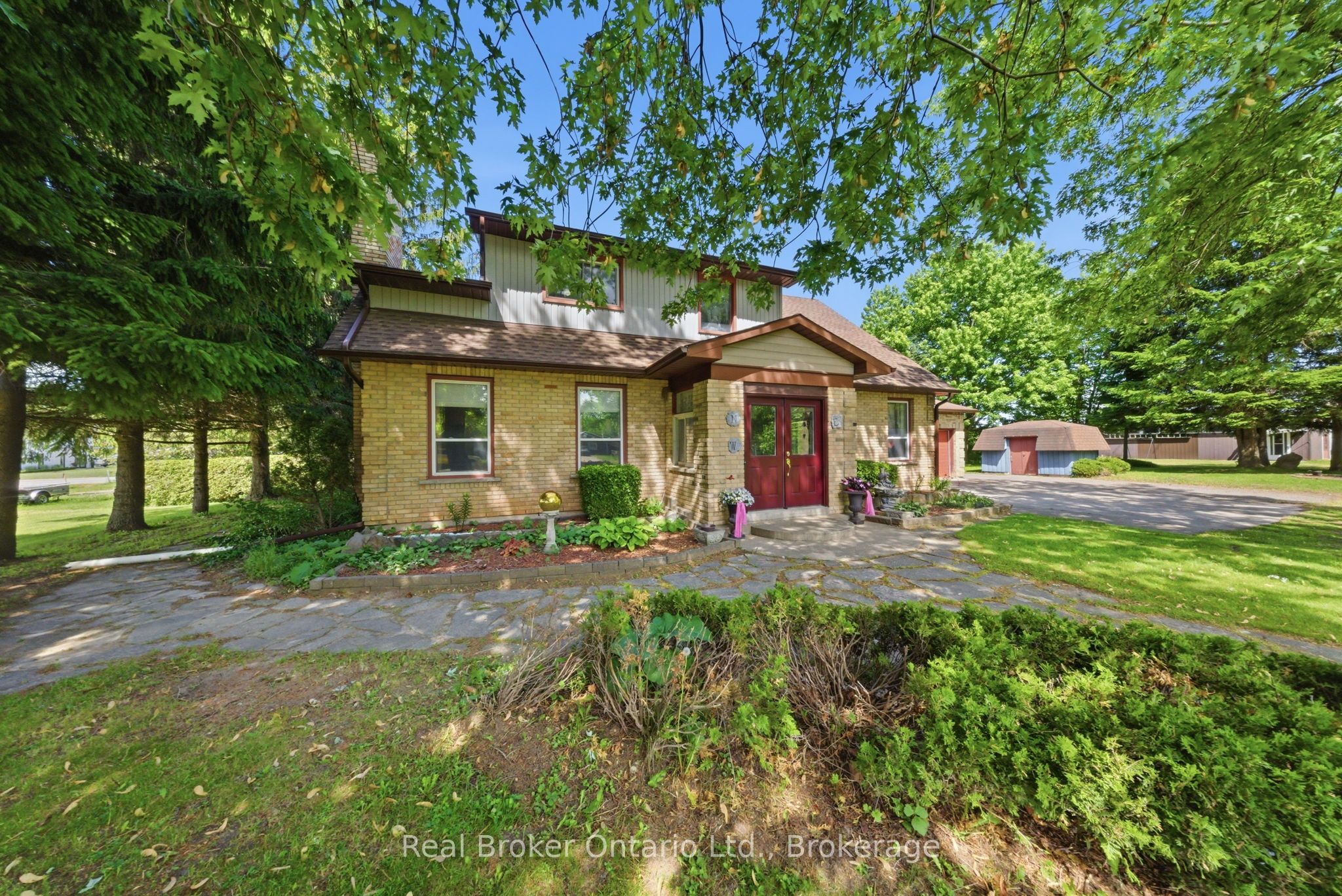 800 Tremaine Avenue S Property Photo 2