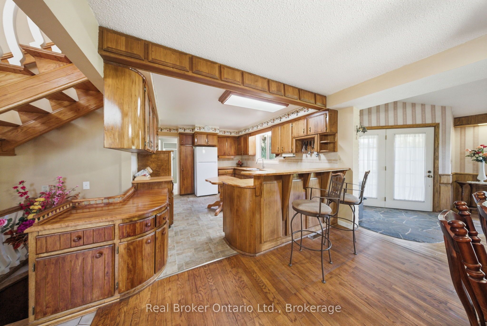 800 Tremaine Avenue S Property Photo 14