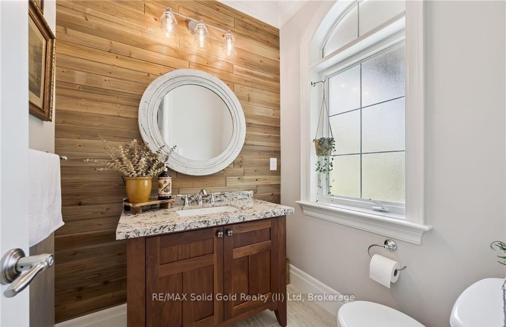 2073 Maplewood Road Property Photo 18
